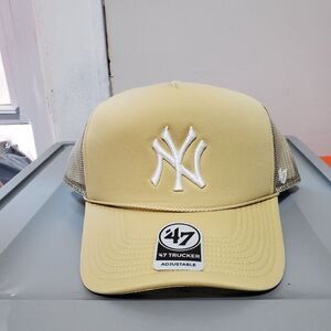 47 Brand Tan and White Trucker Hat 

NWT